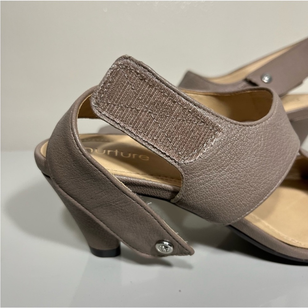 Nurture Open-toe Leather Shoes - Picture 4 of 10